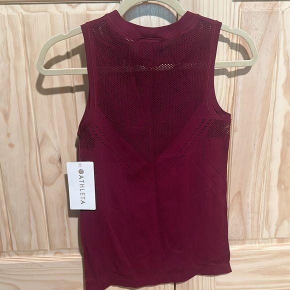 NWT Athleta Oxygen Tank Size S Mulberry - Picture 4 of 10